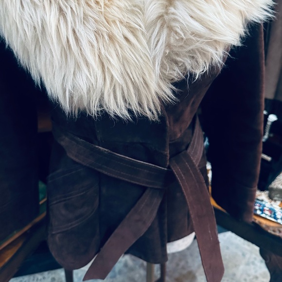 Unbranded Handmade Brown Suede Leather Coat with Cream Fur Collar - Picture 4 of 6